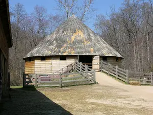 16 Sided Threshing Barn - George Washington